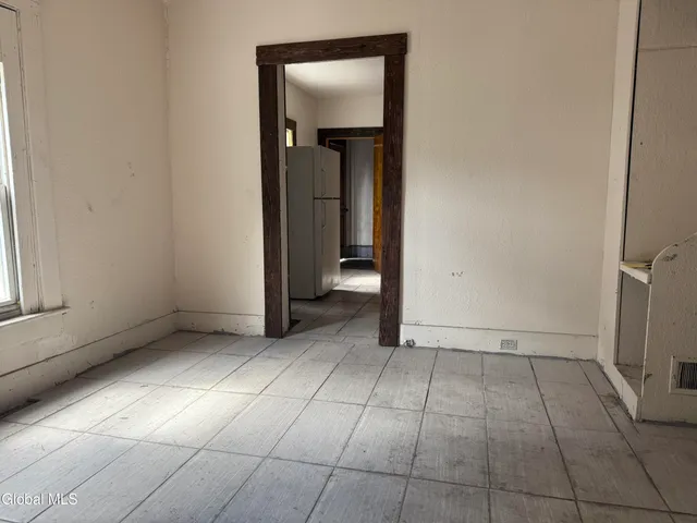 $93,300 | 7 Vanwyck Street, Gloversville, NY 12078