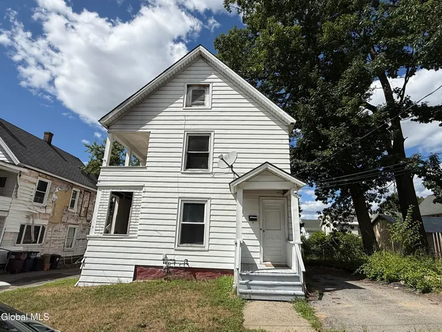 $93,300 | 7 Vanwyck Street, Gloversville, NY 12078