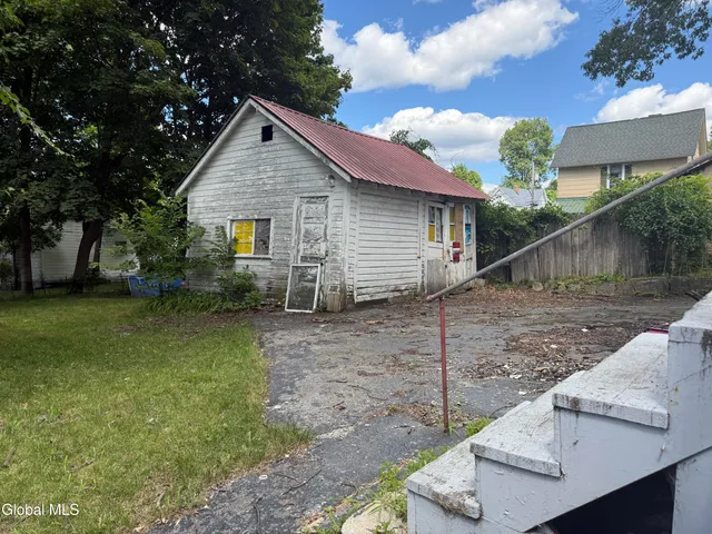 $93,300 | 7 Vanwyck Street, Gloversville, NY 12078