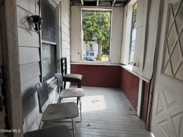 $93,300 | 7 Vanwyck Street, Gloversville, NY 12078