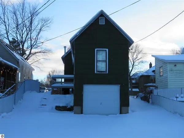 $93,000 | 605 East Garfield Street, Cadillac, MI 49601