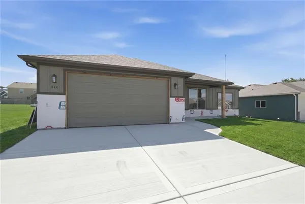 $386,000 | 810 Timberline Drive, Cameron, MO 64429