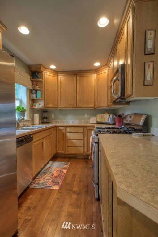 18641 Southeast 163rd Street Renton, WA 98058 - Photo 5 of 15 Gallery Image 5
