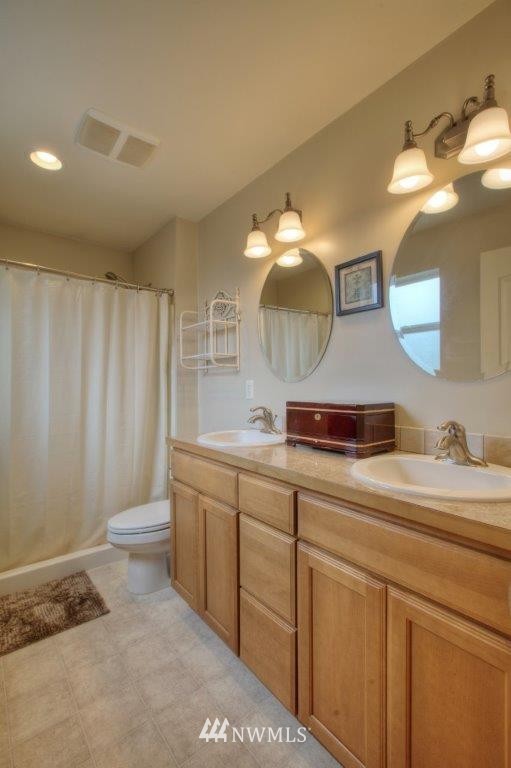 18641 Southeast 163rd Street Renton, WA 98058 - Photo 8 of 15 Gallery Image 8