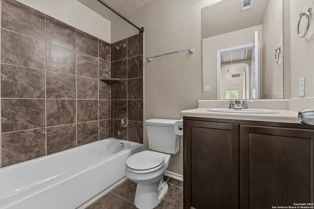 $2,100 | 11742 Cayenne Canyon, San Antonio, TX 78245