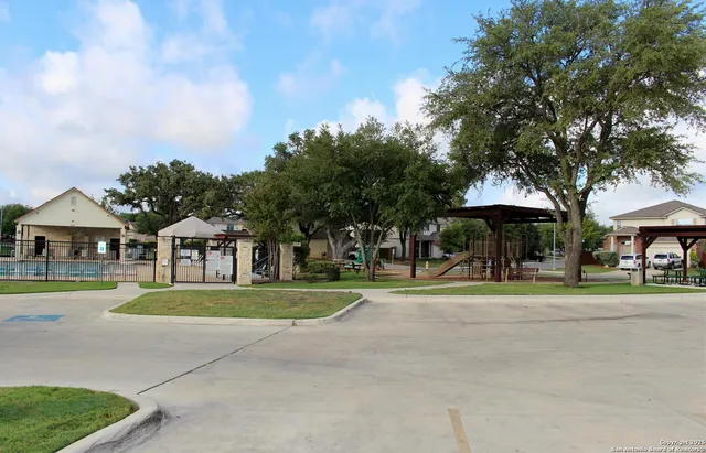 $2,100 | 11742 Cayenne Canyon, San Antonio, TX 78245