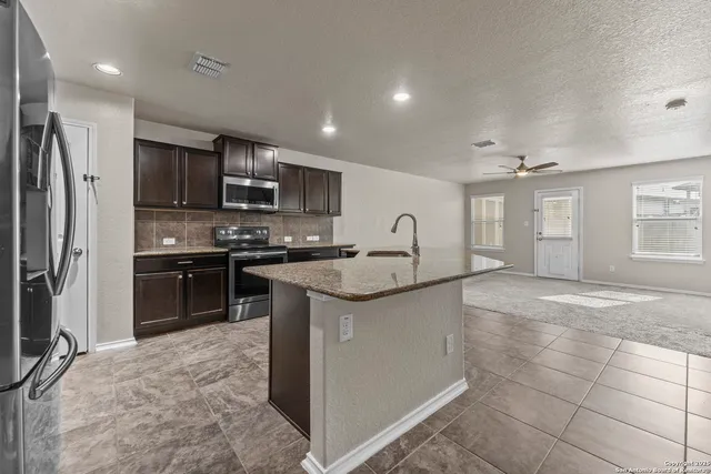 $2,100 | 11742 Cayenne Canyon, San Antonio, TX 78245