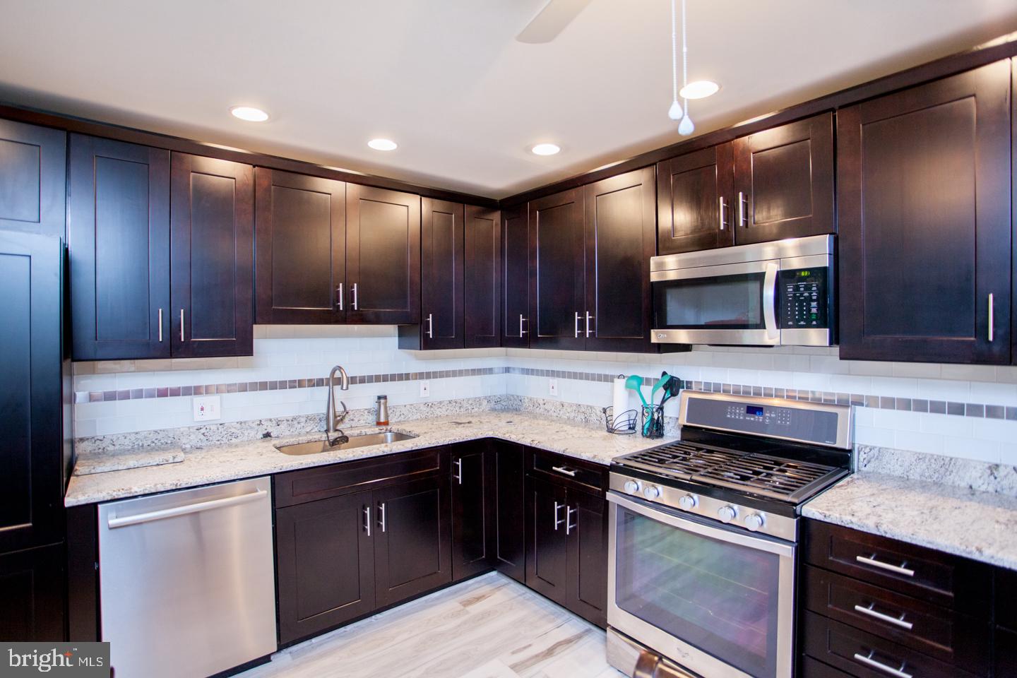 3236 Lester Road Philadelphia, PA 19154 - Photo 18 of 41