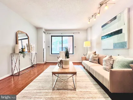 $370,000 | 2111 Wisconsin Avenue Northwest, Unit 110, Washington, DC 20007