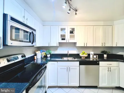 $370,000 | 2111 Wisconsin Avenue Northwest, Unit 110, Washington, DC 20007