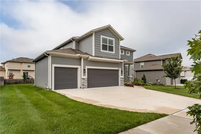 $542,000 | 28601 West 162nd Street, Gardner, KS 66030