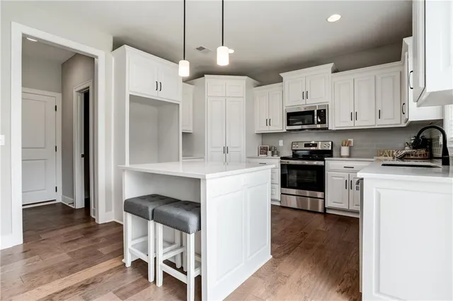 $542,000 | 28601 West 162nd Street, Gardner, KS 66030