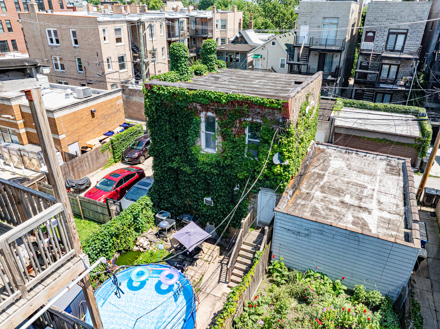 949 North Damen Avenue Chicago, IL 60622 - Photo 5 of 28 a view of an outdoor sitting space
