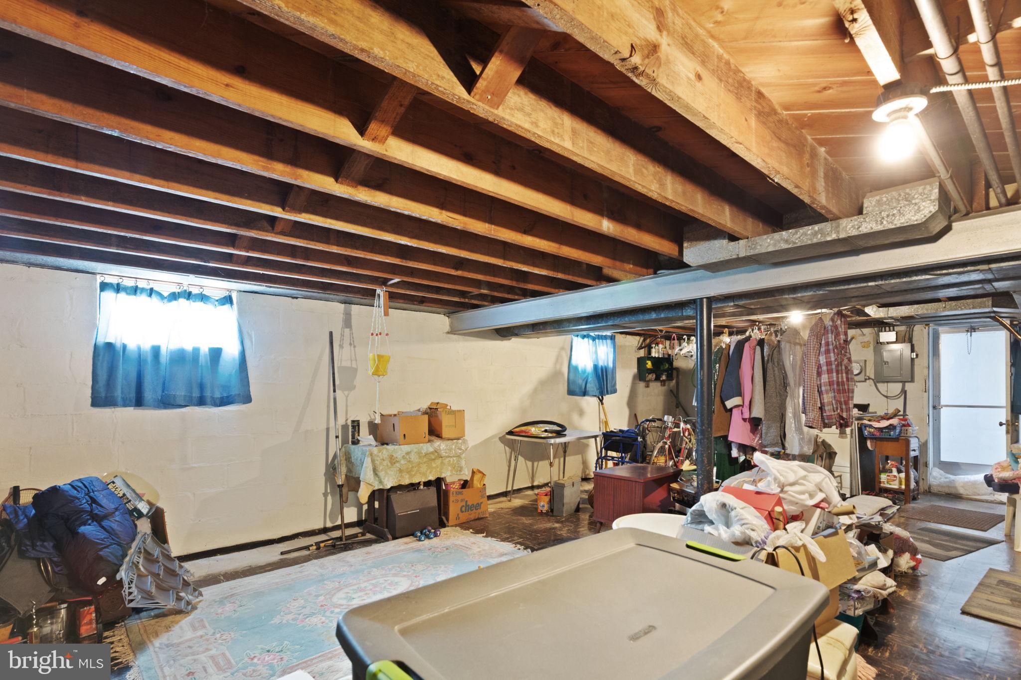 6822 Everall Avenue Baltimore, MD 21206 - Photo 18 of 21 a room with gym equipment