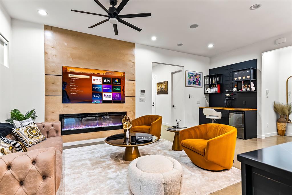 1211 Bonnie View Road Dallas, TX 75203 - Photo 1 of 33