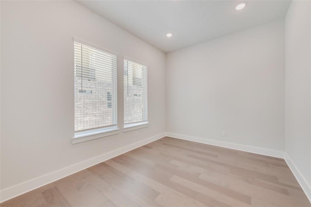 724 Ash Road Plano, TX 75075 - Photo 15 of 27 Representative Photo