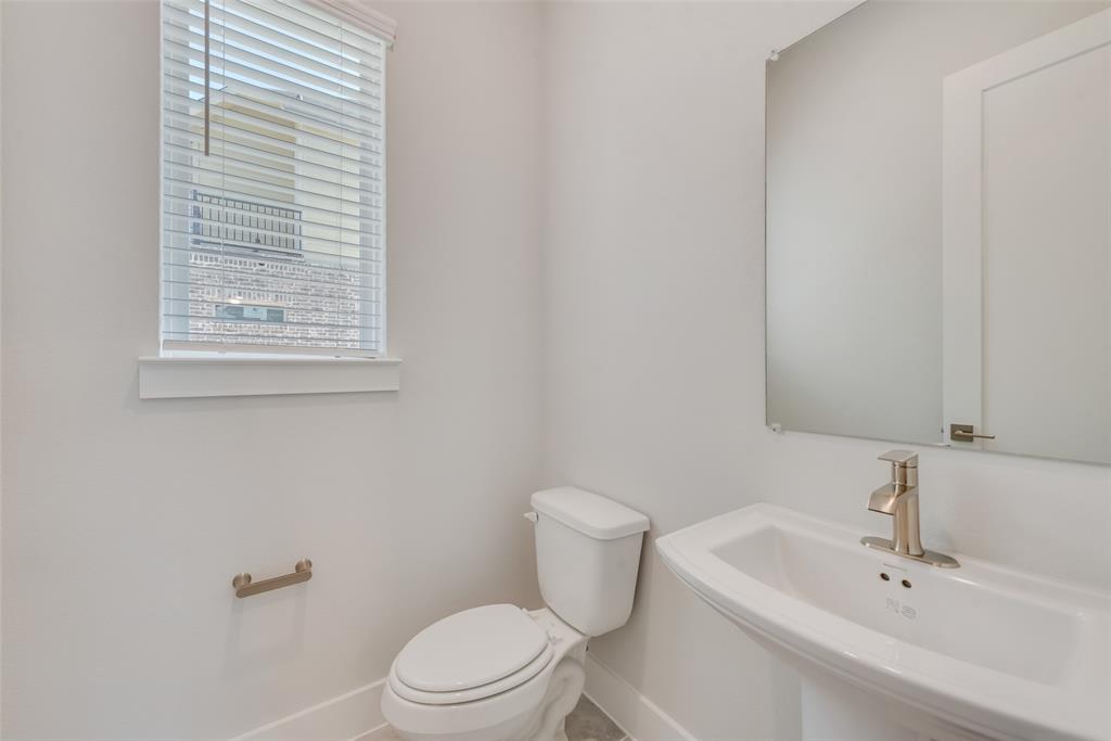 724 Ash Road Plano, TX 75075 - Photo 22 of 27 Representative Photo