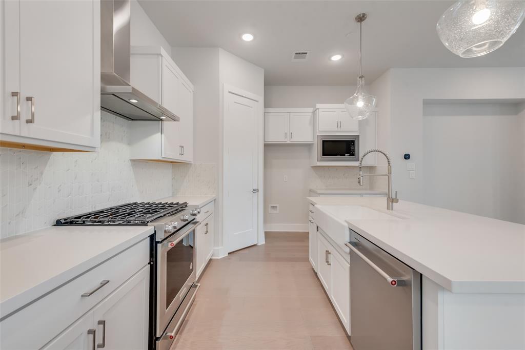 724 Ash Road Plano, TX 75075 - Photo 3 of 27 Representative Photo