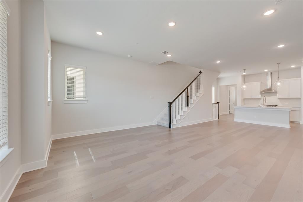 724 Ash Road Plano, TX 75075 - Photo 7 of 27 Representative Photo