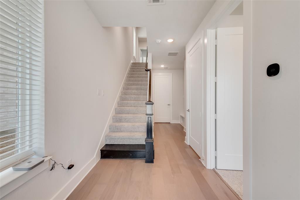 724 Ash Road Plano, TX 75075 - Photo 8 of 27 Representative Photo