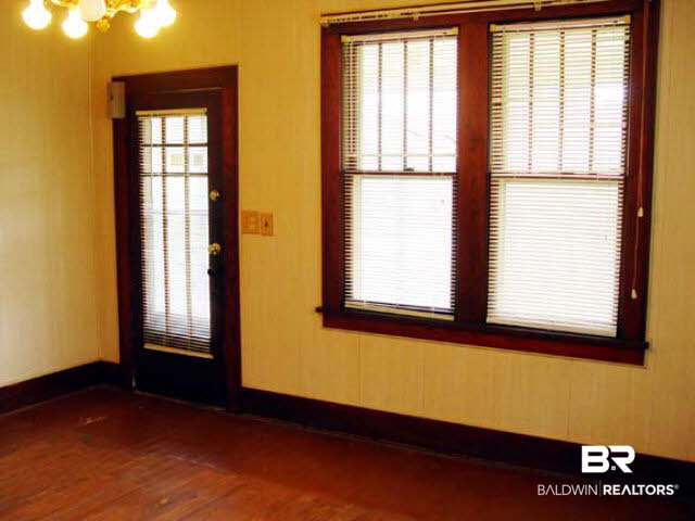 34205 West Barclay Avenue Lillian, AL 36549 - Photo 4 of 46 LR to front door