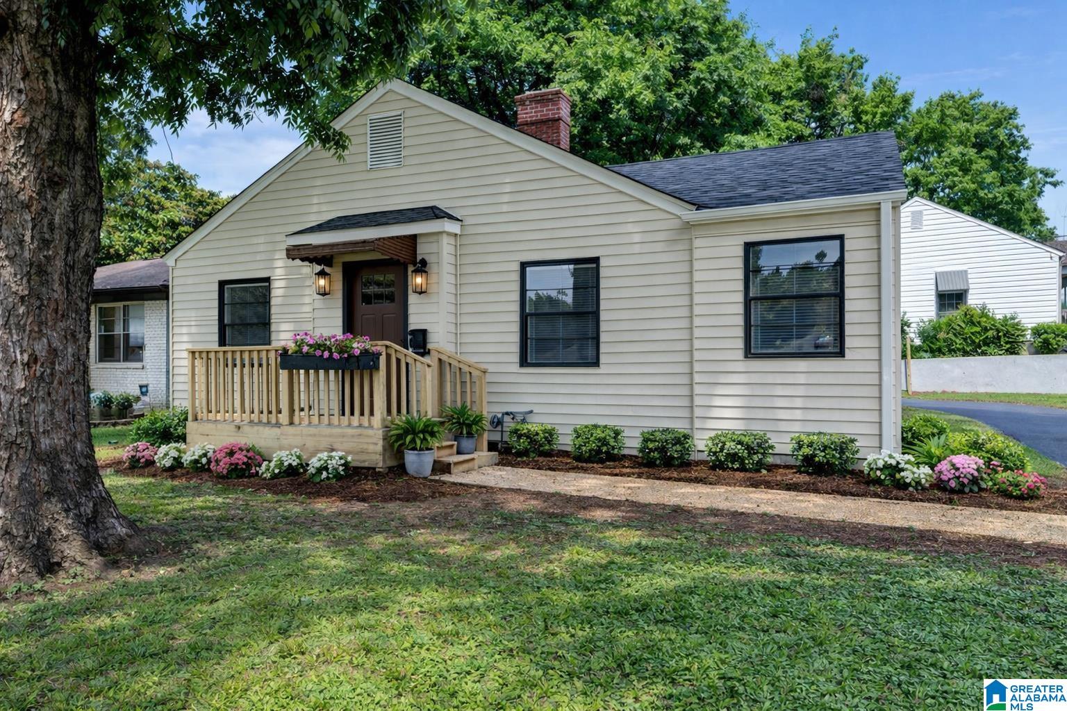 741 Center Place Birmingham, AL 35211 - Photo 1 of 26