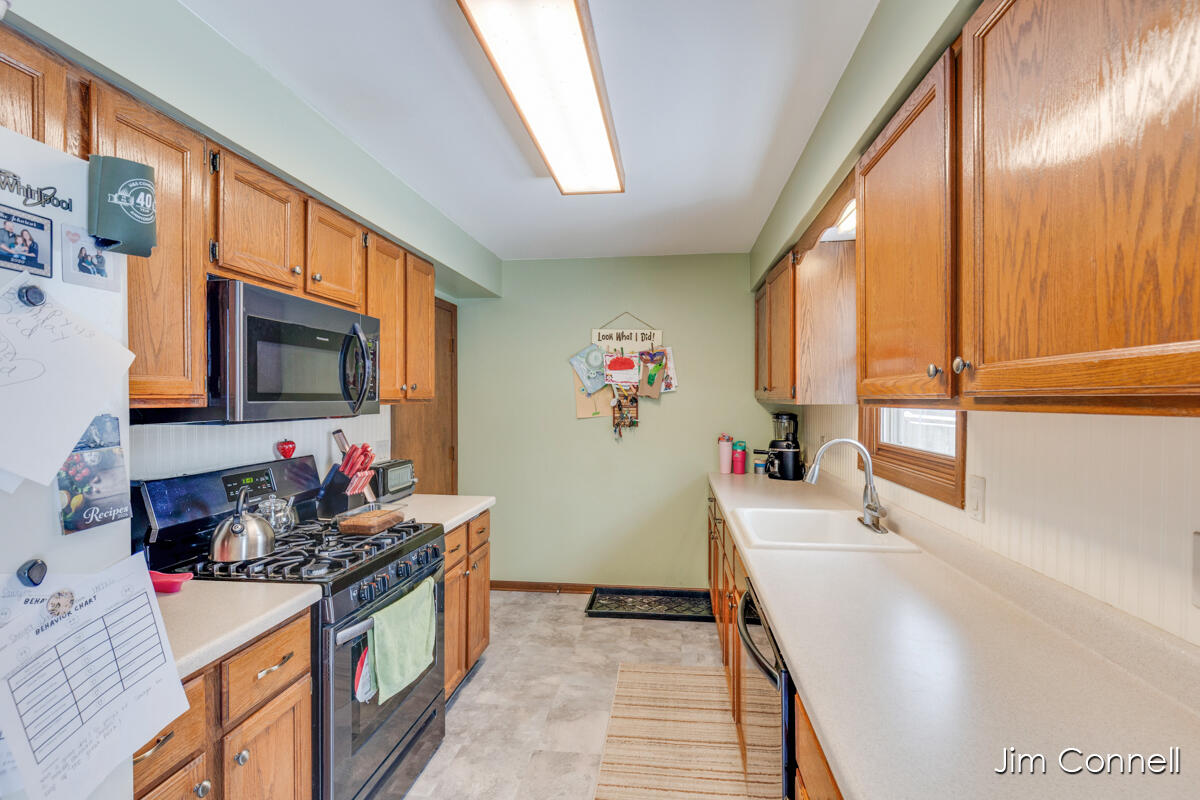 12189 Reyburn Drive Northeast Sparta, MI 49345 - Photo 10 of 26 IMG_1009