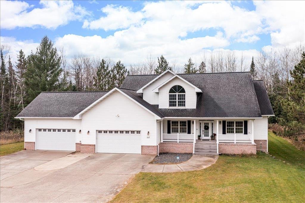 1517 Mayon Way Cloquet, MN 55720 - Photo 2 of 60