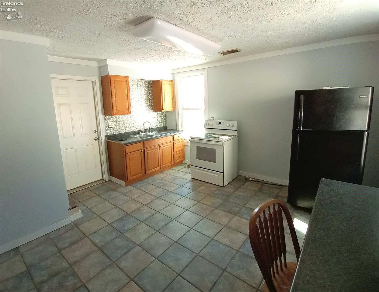 7 North Ridge Street Monroeville, OH 44847 - Photo 4 of 12 Gallery Image 4
