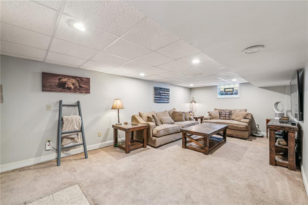 306 Highland Ridge Road Claysville, PA 15323 - Photo 23 of 37 a living room with furniture