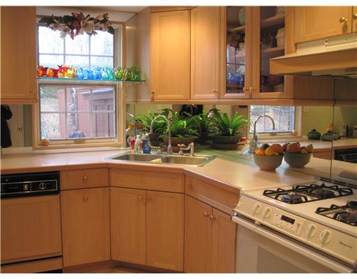 1057 Maple Heights Road Pittsburgh, PA 15232 - Photo 2 of 12 Kitchen.