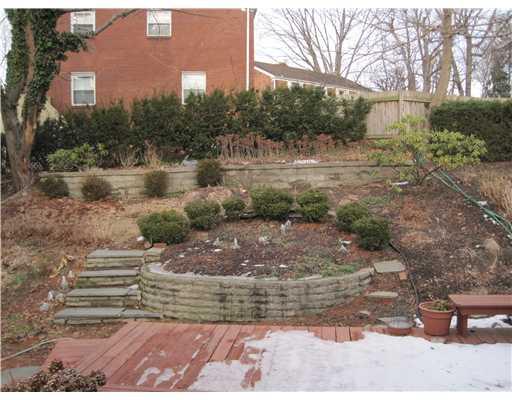 1057 Maple Heights Road Pittsburgh, PA 15232 - Photo 11 of 12 Yard/Garden.