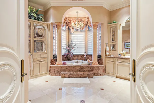 $27,900,000 | 2330 Seven Oaks Lane, Palm Beach Gardens, FL 33410