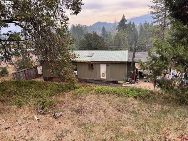 $250,000 | 123 Mountain View, Glide, OR 97443