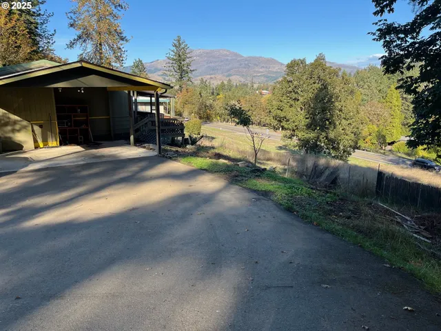 $250,000 | 123 Mountain View, Glide, OR 97443