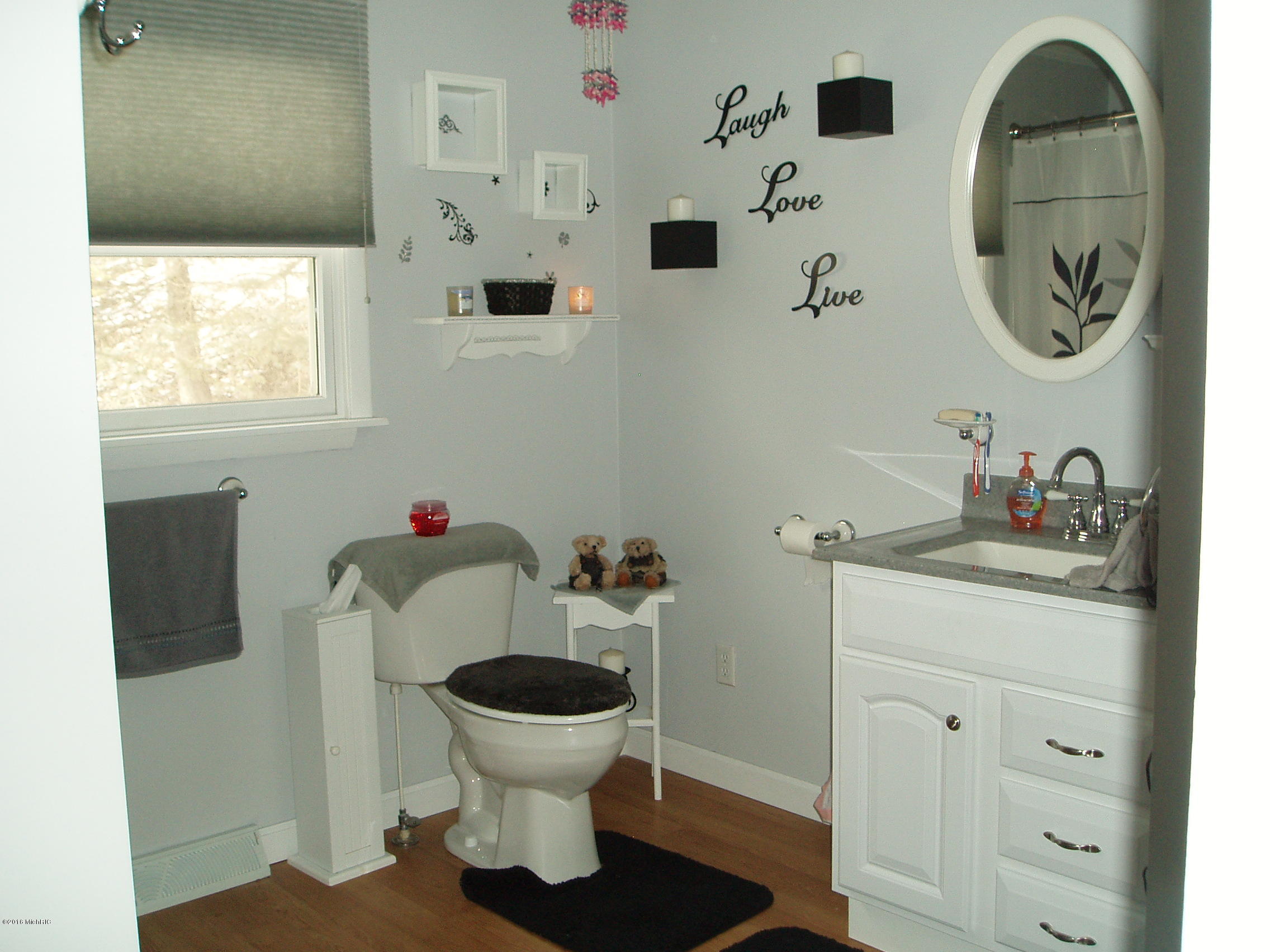 9475 South Banfield Road Dowling, MI 49050 - Photo 27 of 37 Bath Upper