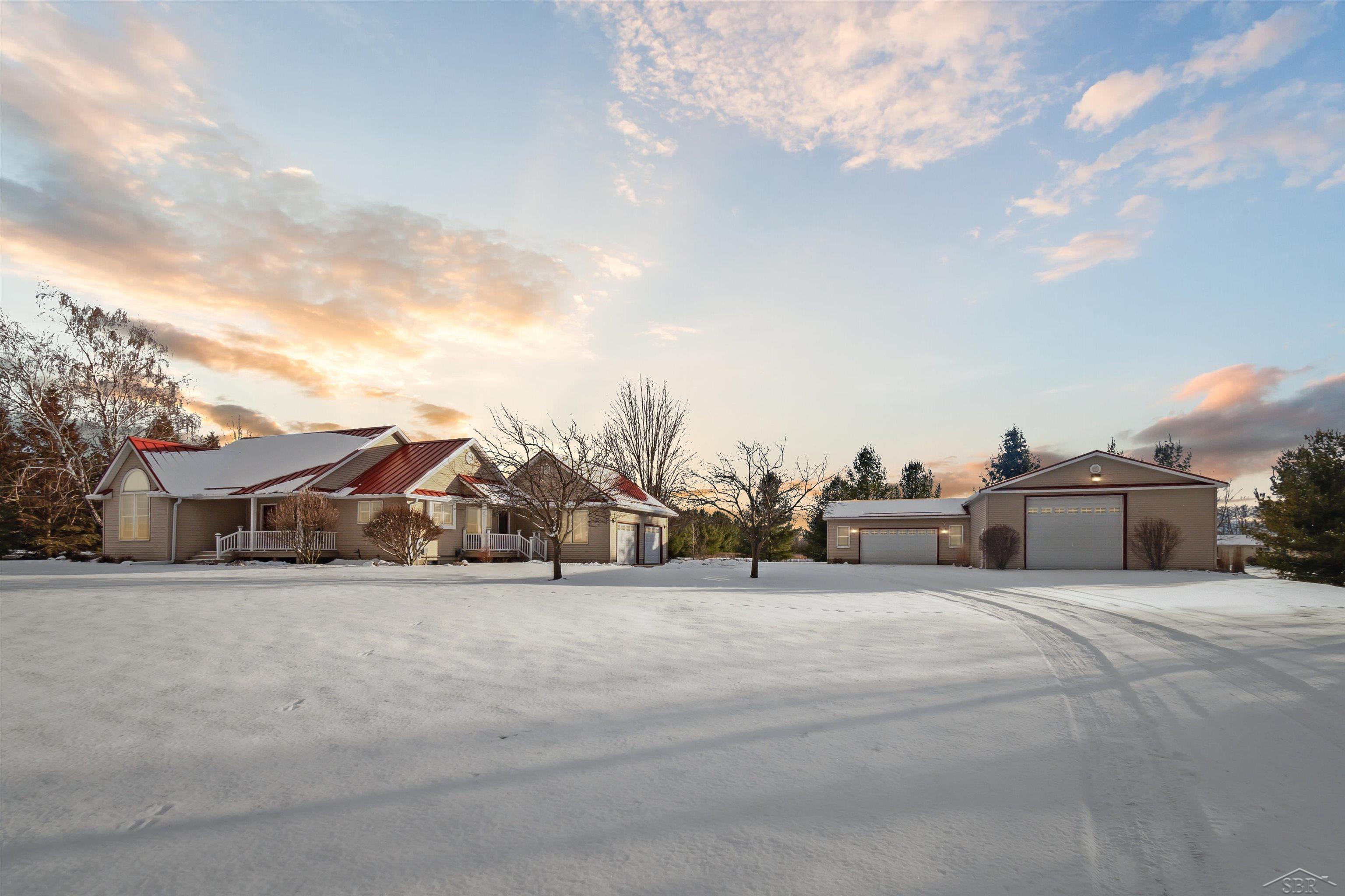 499 Chip Road Kawkawlin, MI 48631 - Photo 1 of 46