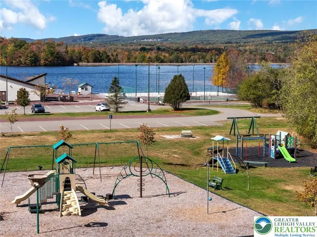 $2,100 | 273 Four Seasons Drive, Drums, PA 18222