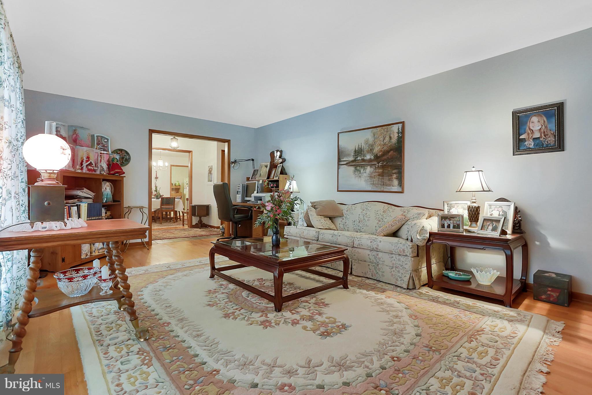 441 Bankard Road Westminster, MD 21158 - Photo 2 of 29 Living Room