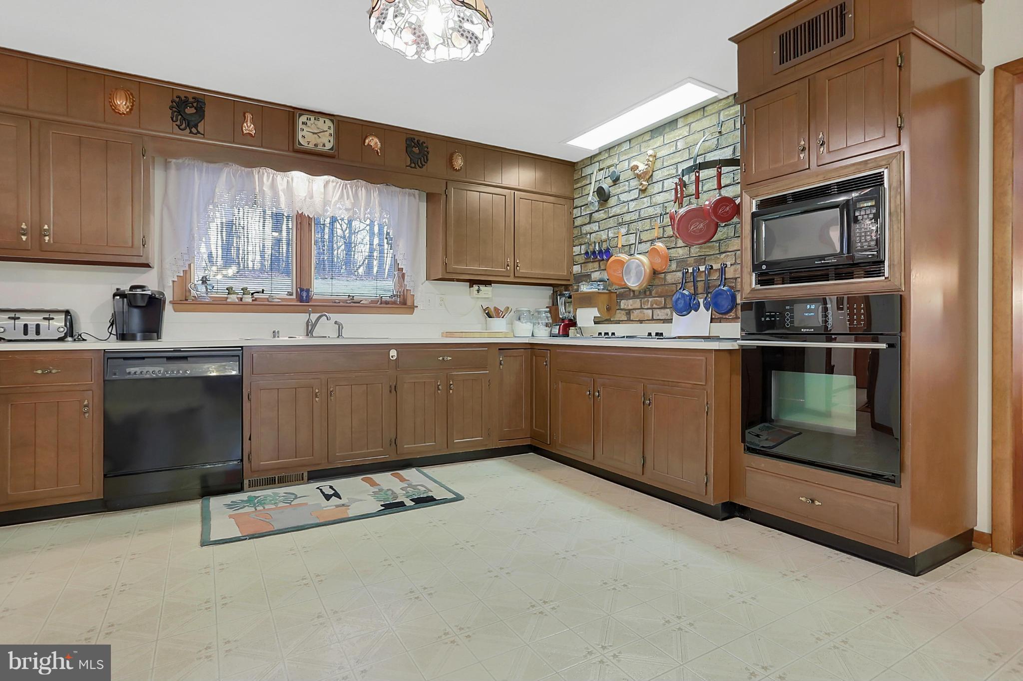 441 Bankard Road Westminster, MD 21158 - Photo 9 of 29 Kitchen