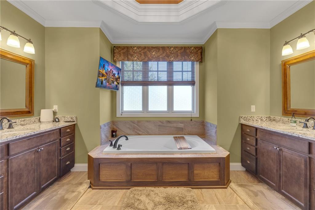 125 James Drive Beaver, PA 15009 - Photo 14 of 40 a spacious bathroom with a tub sink and mirror