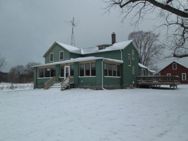 1835 Lynch Road Benton Harbor, MI 49022 - Photo 1 of 32 IMG_7515