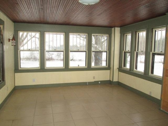 1835 Lynch Road Benton Harbor, MI 49022 - Photo 13 of 32 IMG_7528