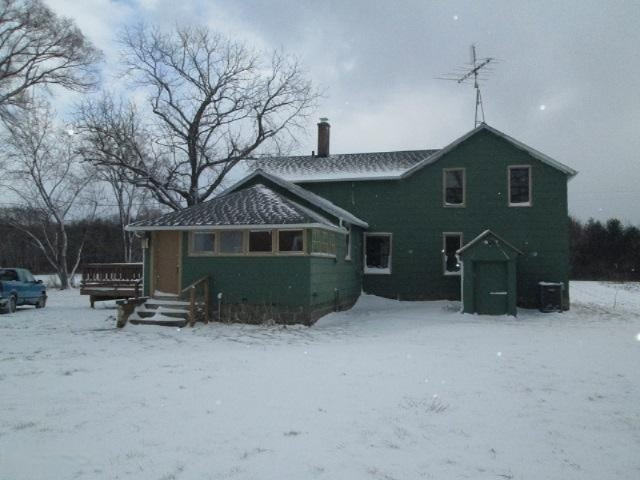 1835 Lynch Road Benton Harbor, MI 49022 - Photo 2 of 32 IMG_7518