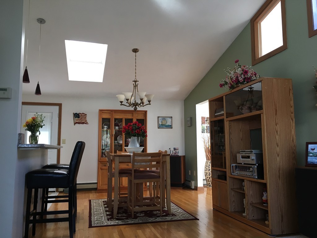 71 Line Road Reading, MA 01867 - Photo 5 of 24 Gallery Image 5