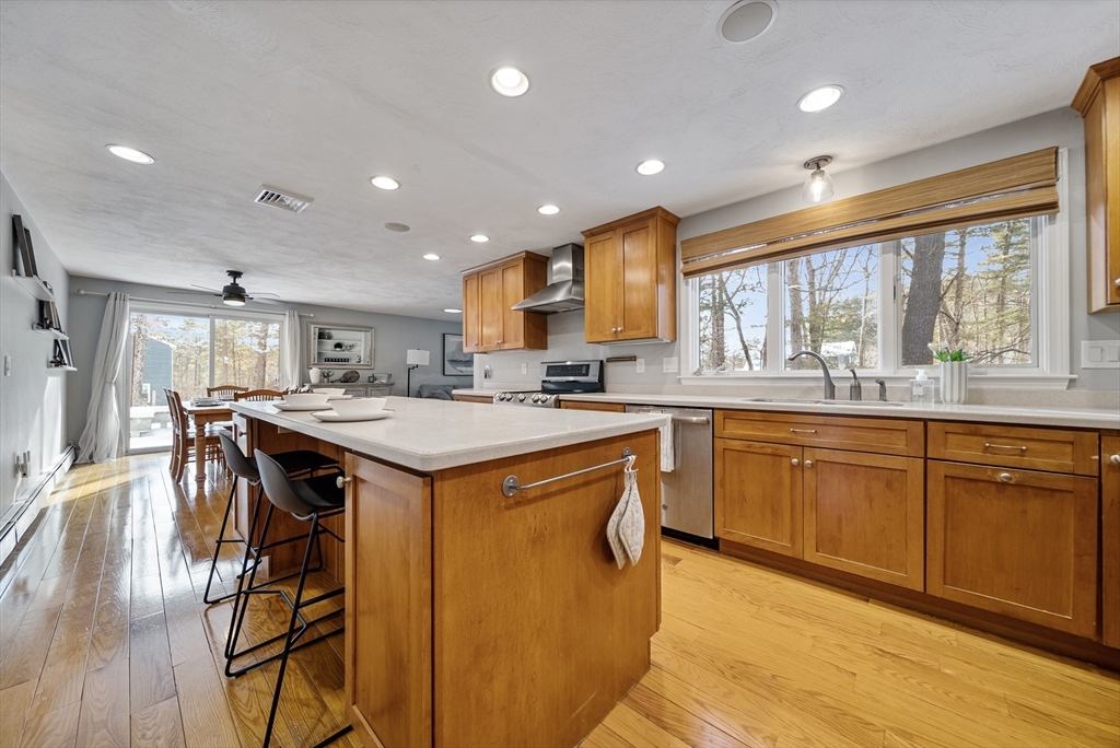 8 Ridgefield Road Norfolk, MA 02056 - Photo 4 of 42