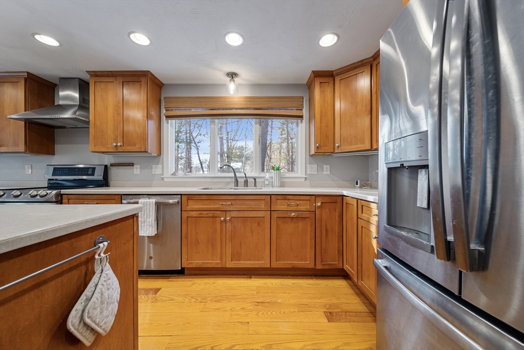 8 Ridgefield Road Norfolk, MA 02056 - Photo 5 of 42