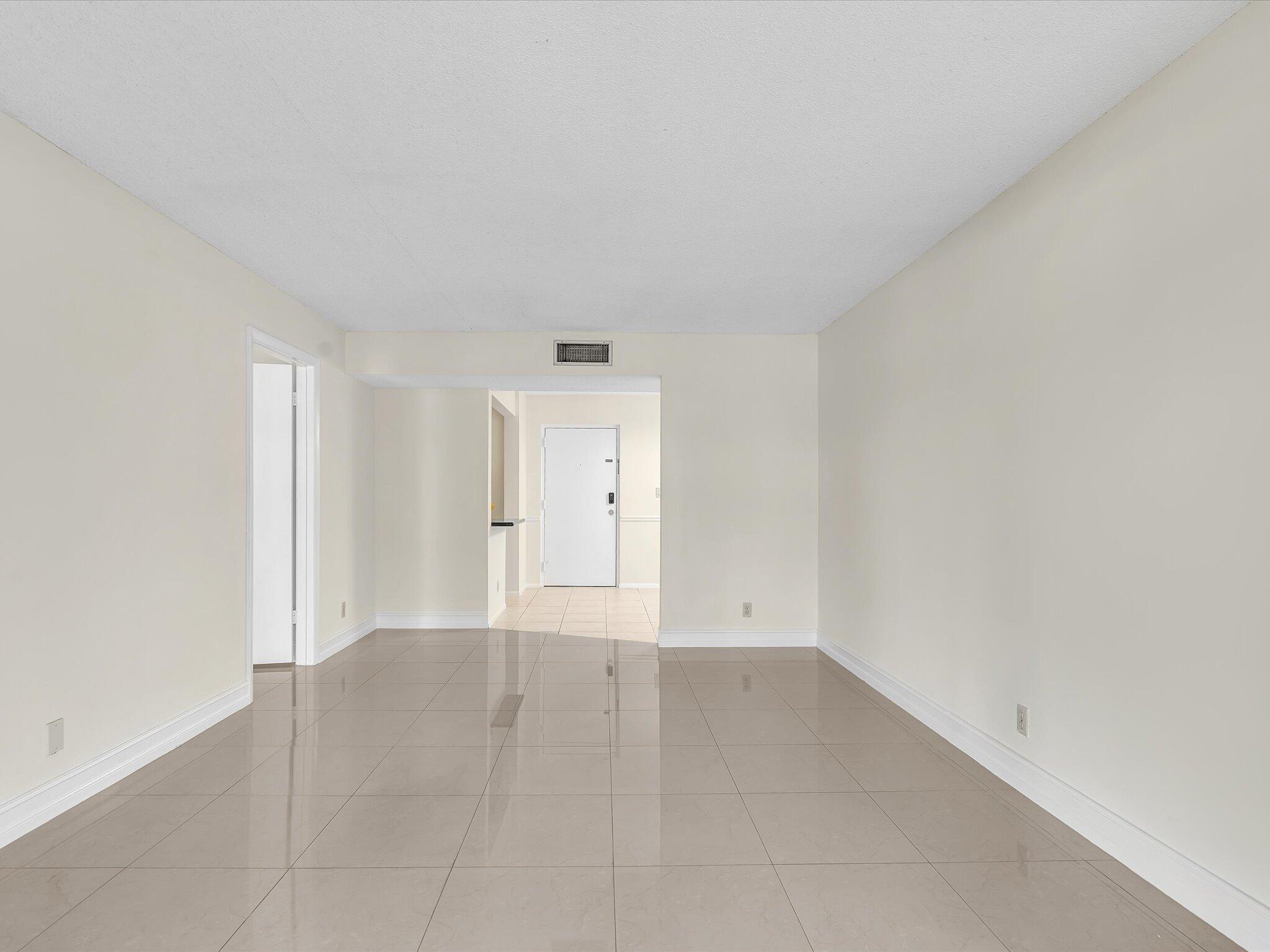 470 Northwest 20th Street Boca Raton, FL 33431 - Photo 23 of 50 Primary-Living Room