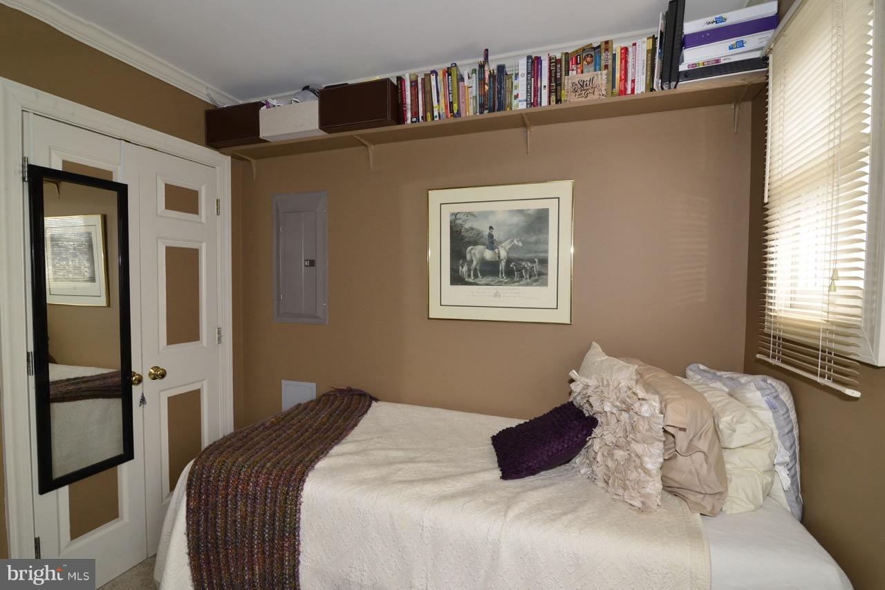 102 Dry Mill Road Southwest, Unit 203 Leesburg, VA 20175 - Photo 15 of 18 Bedroom