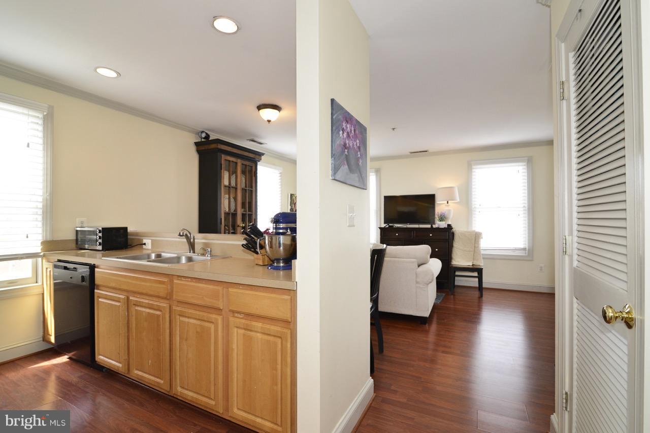 102 Dry Mill Road Southwest, Unit 203 Leesburg, VA 20175 - Photo 8 of 18 Interior (General)